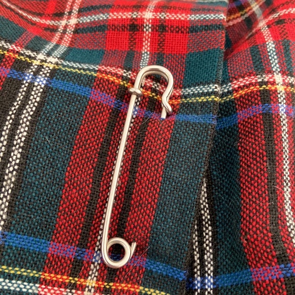 Traditional Classic Christmas Holiday Plaid Pleated Kilt Skirt With Pin - Picture 5 of 9